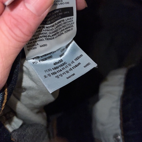 Mens Levi’s signature jeans dark wash relaxed fit - Picture 7 of 7